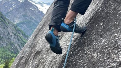 Piedi che si affidano a superfici lisce, apparentemente prive di appigli (foto M. Comi).
