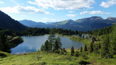 Rifugio e laghi di Colbricon, all'estremità orientale della catena dei Lagorai @ Wikipedia