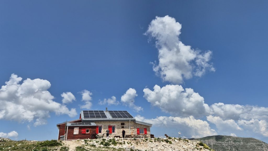 Il rifugio Sebastiani oggi, foto Stefano Ardito