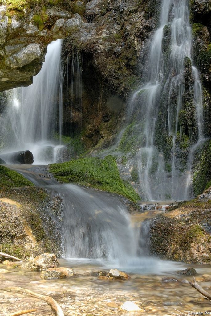 Lungo il sentiero delle cascate. Foto Cesare Re