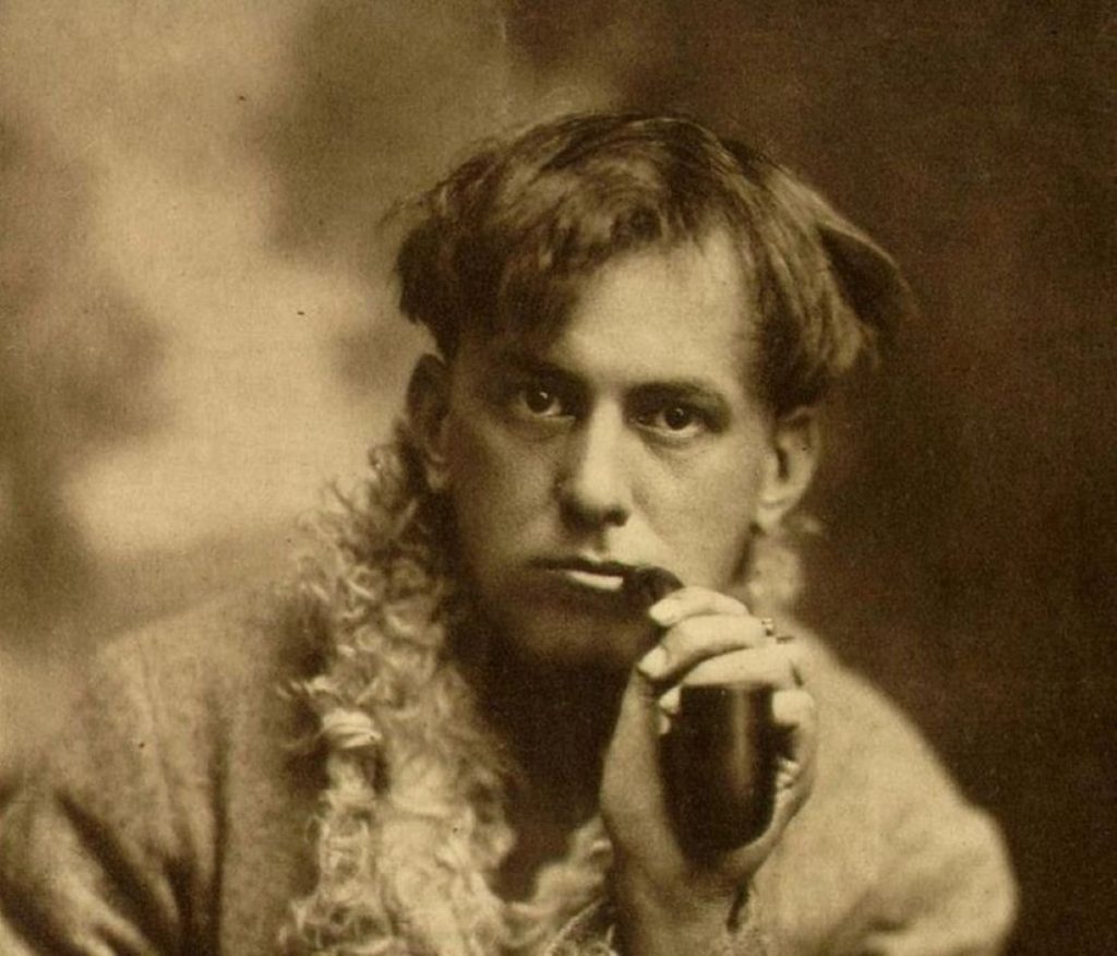 Aleister Crowley nel 1902 @ Crowley Family Archive