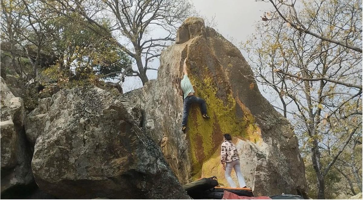 Bronte Blocks: 200 nuove linee nella grande area boulder siciliana