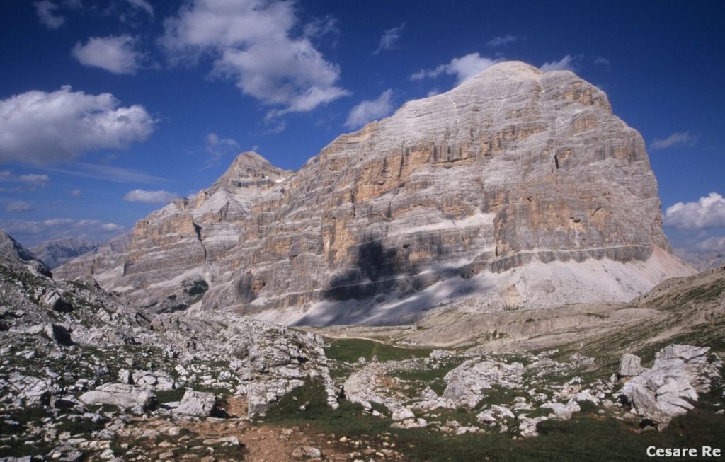 La Tofana di Rozes dai pressi della forcella Travenanzes. Foto Cesare Re