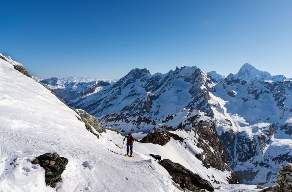 Scialpinismo sopra Arolla con la Dent Blanche sullo sfondo