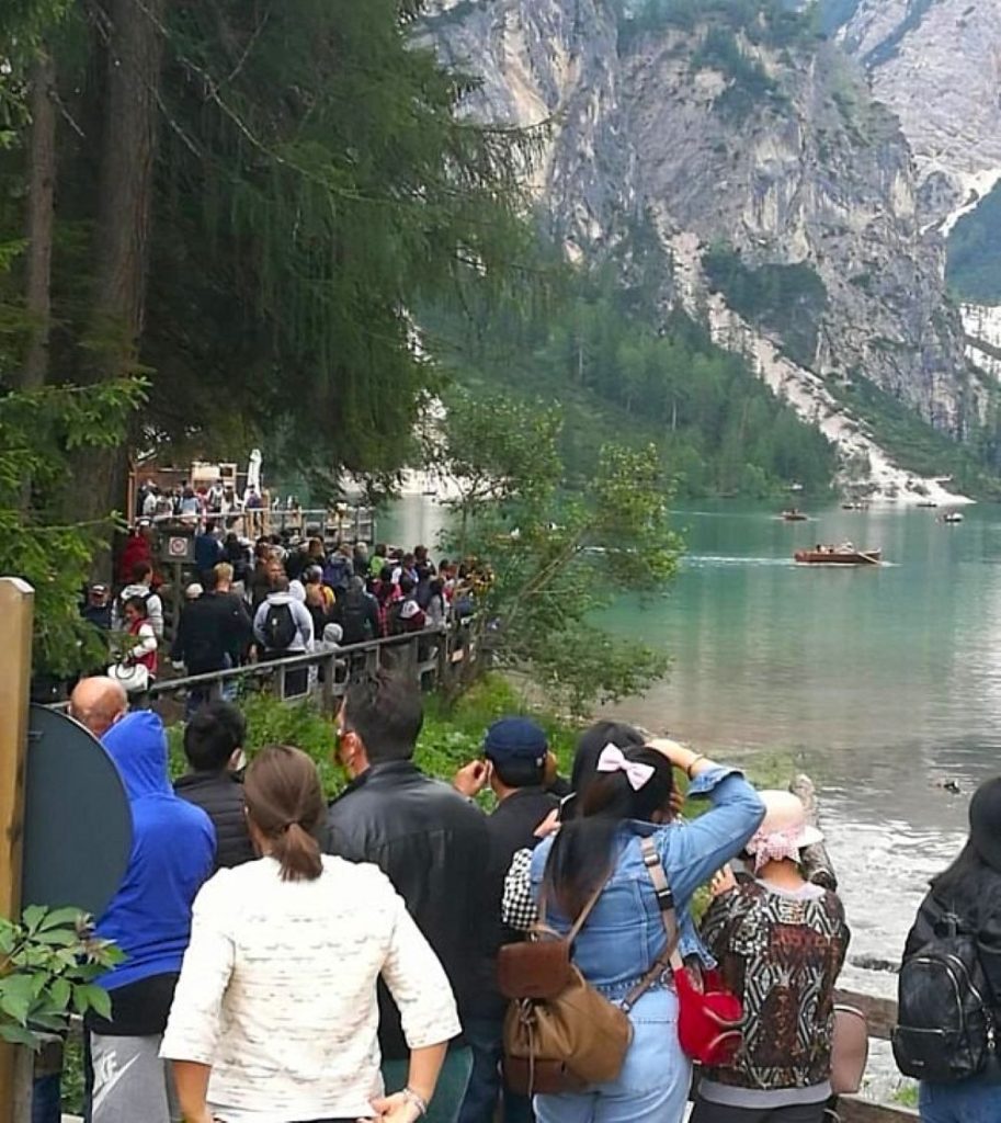 Folla al Lago di Braies