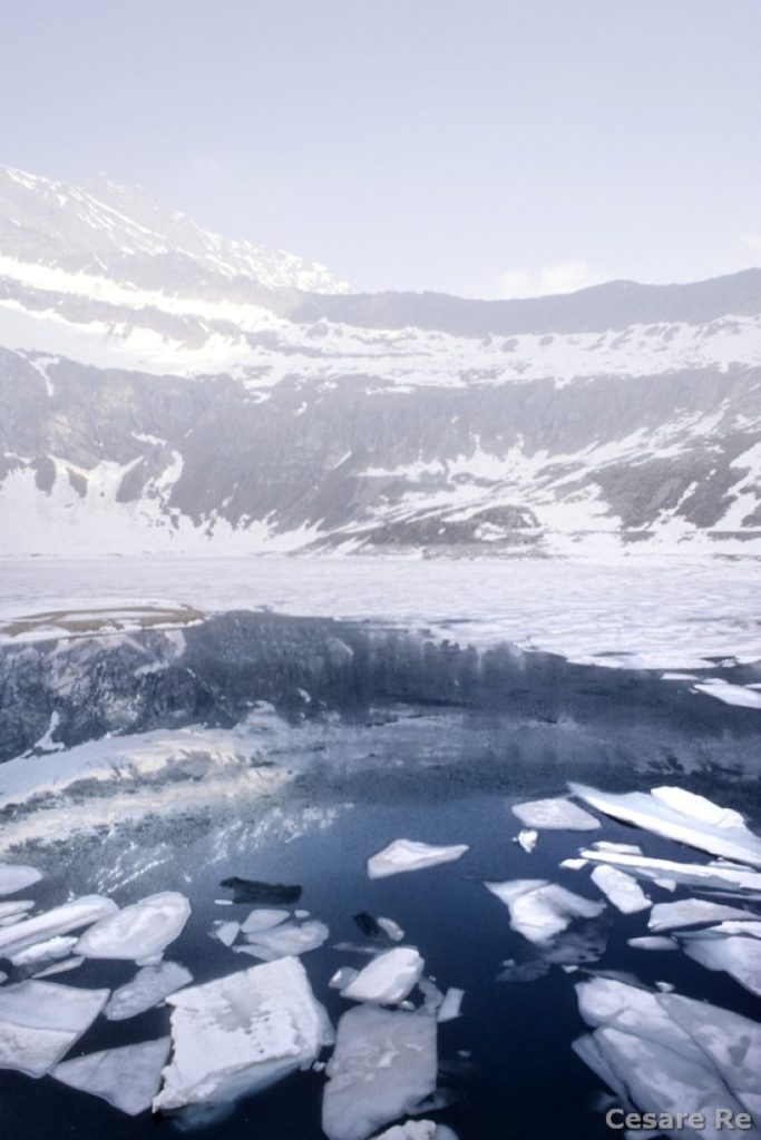 Il Lago Camposecco al disgelo. Foto Cesare Re
