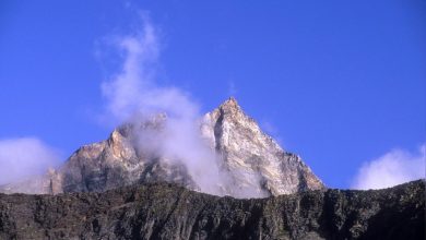 Il Pizzo Andolla spunta dalle Coronette di Camposecco. Foto Cesare Re