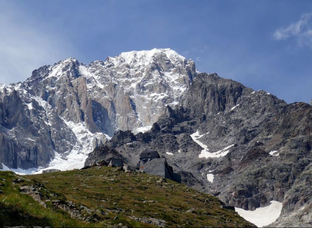Il rifugio Monzino. Foto Fabrizio Rossi