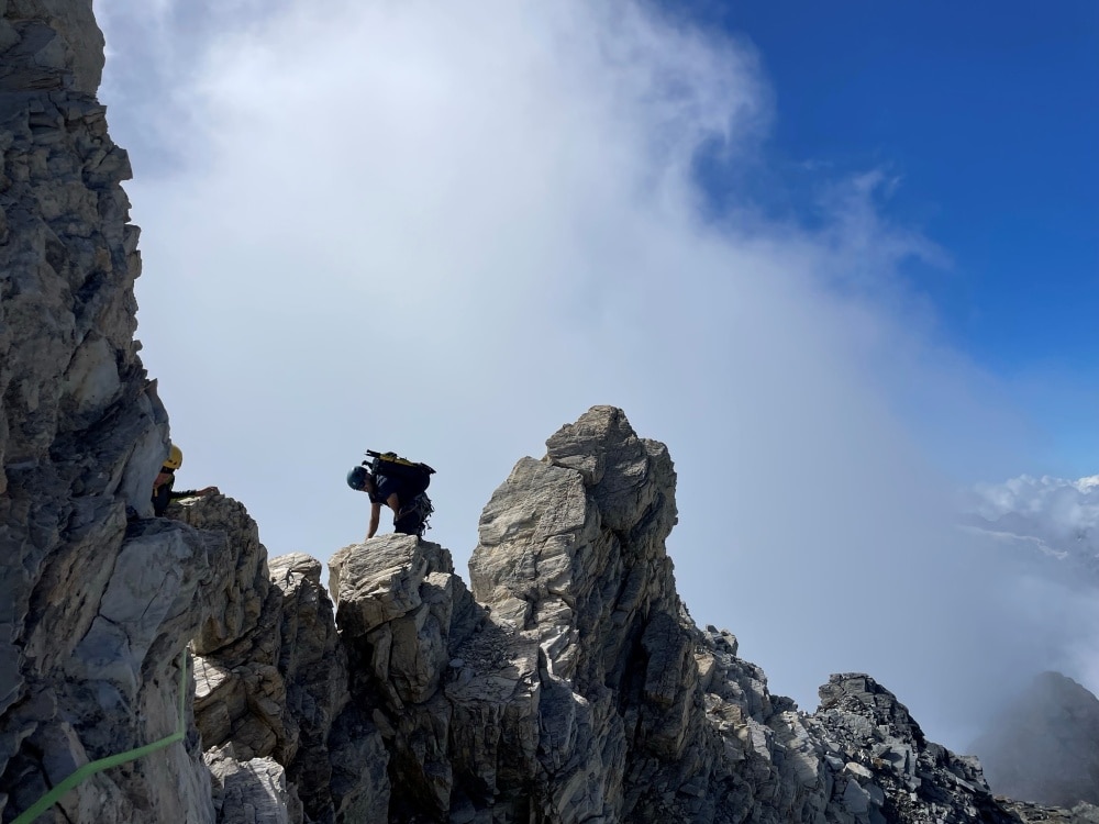 Camminare o arrampicare su una cresta vuol dire stare dentro l