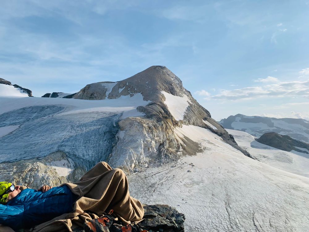 Un piccolo gesto di ribellione al tutto e subito che richiede fatica, gradualità, affiatamento di cordata (foto A. Marzi)