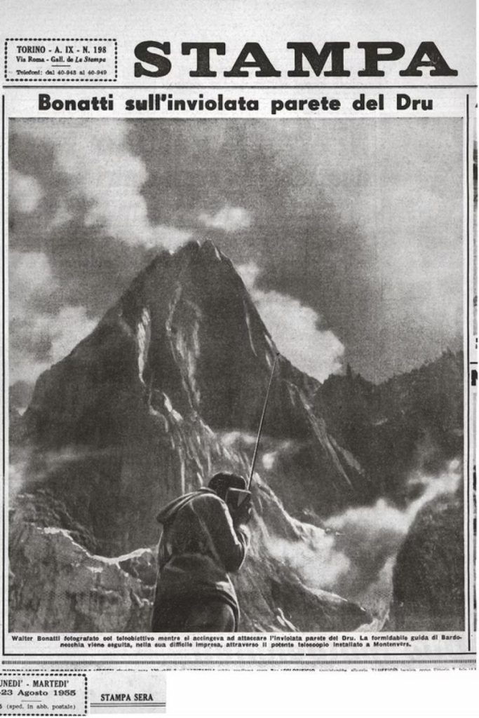 Ritaglio dal quotidiano La Stampa del 22-23 agosto 1955 riguardante la scalata di Bonatti sul Dru. Foto @ Archivio Walter Bonatti, Centro Documentazione Museo Nazionale della Montagna - CAI Torino