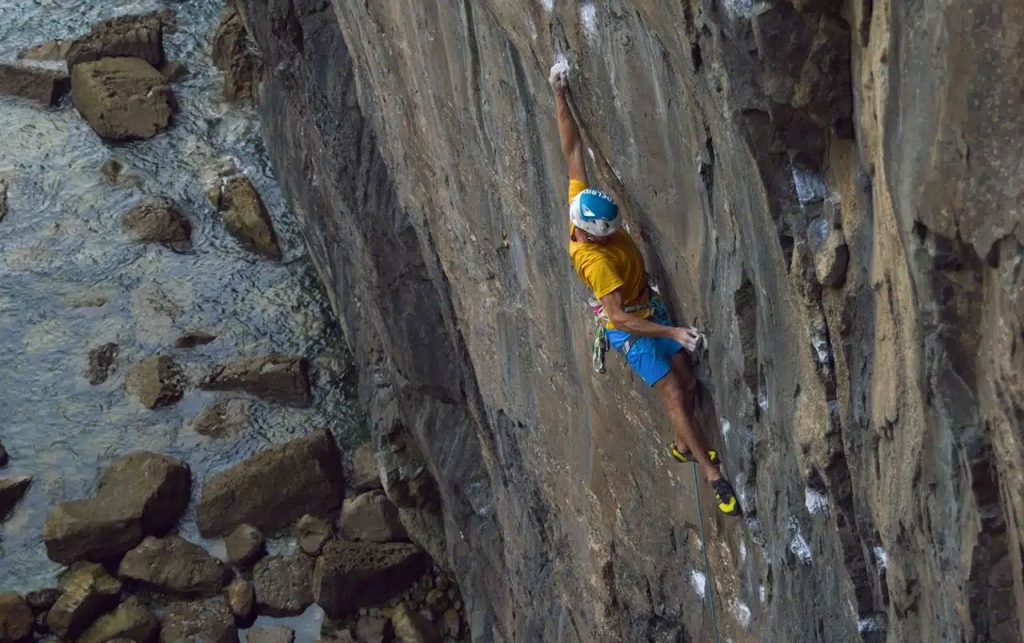 Siebe Vanhee su Muy Caliente @ Andrea Cossu - Onsen Productions