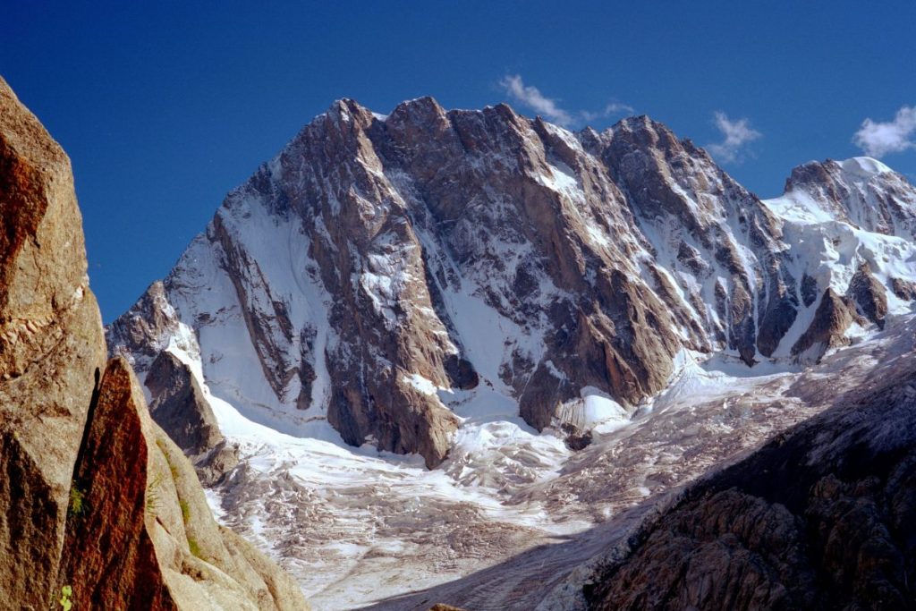 La parete nord delle Grandes Jorasses. Foto wikimedia commons
