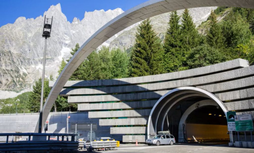 L'ingresso dall'Italia del Tunnel del Monte Bianco