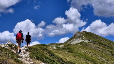 Monte Porrara, escursionisti in vista della vetta. Foto Stefano Ardito