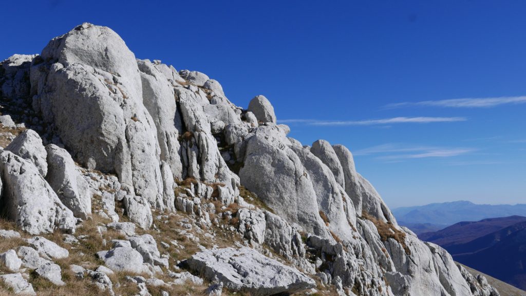 Rocce di Monte Marsicano, foto Stefano Ardito
