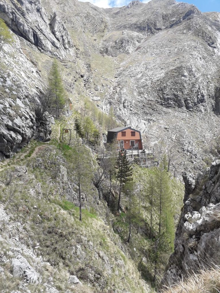 Il rifugio Nello Conti ai Campaniletti