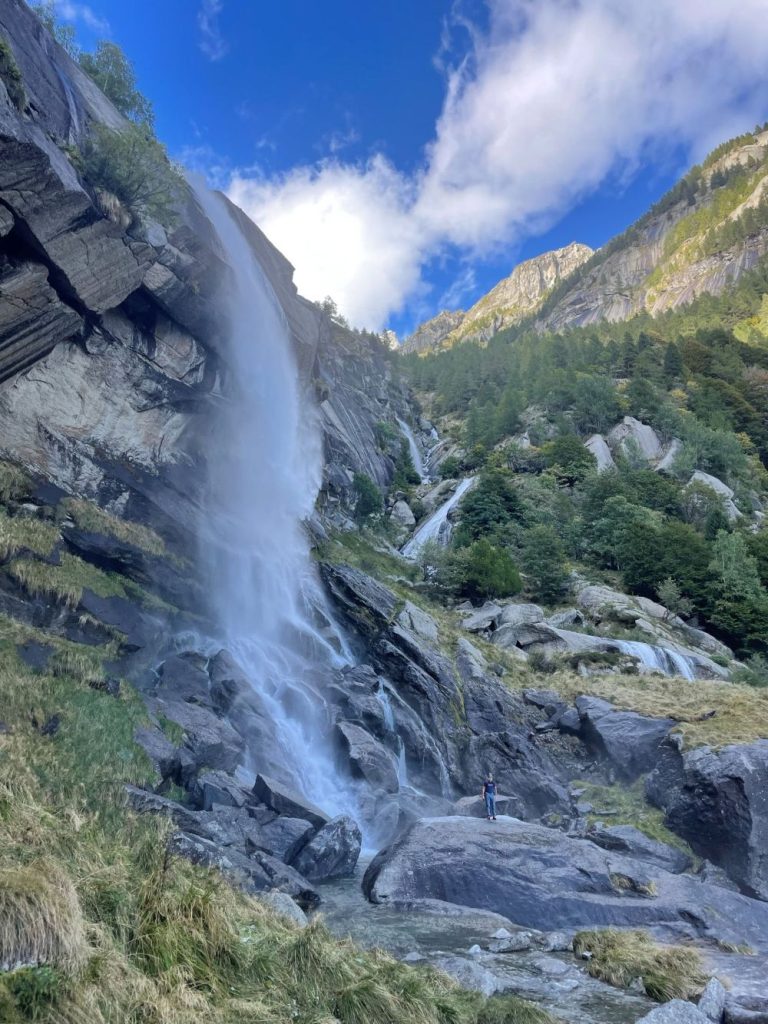 Il fragore incessante delle cascate (foto M. Comi)