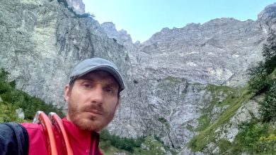Alla base della Nord del Camicia, foto Nicolò Ioannoni Fiore