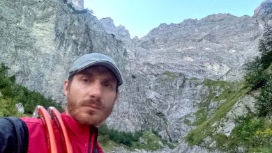 Alla base della Nord del Camicia, foto Nicolò Ioannoni Fiore