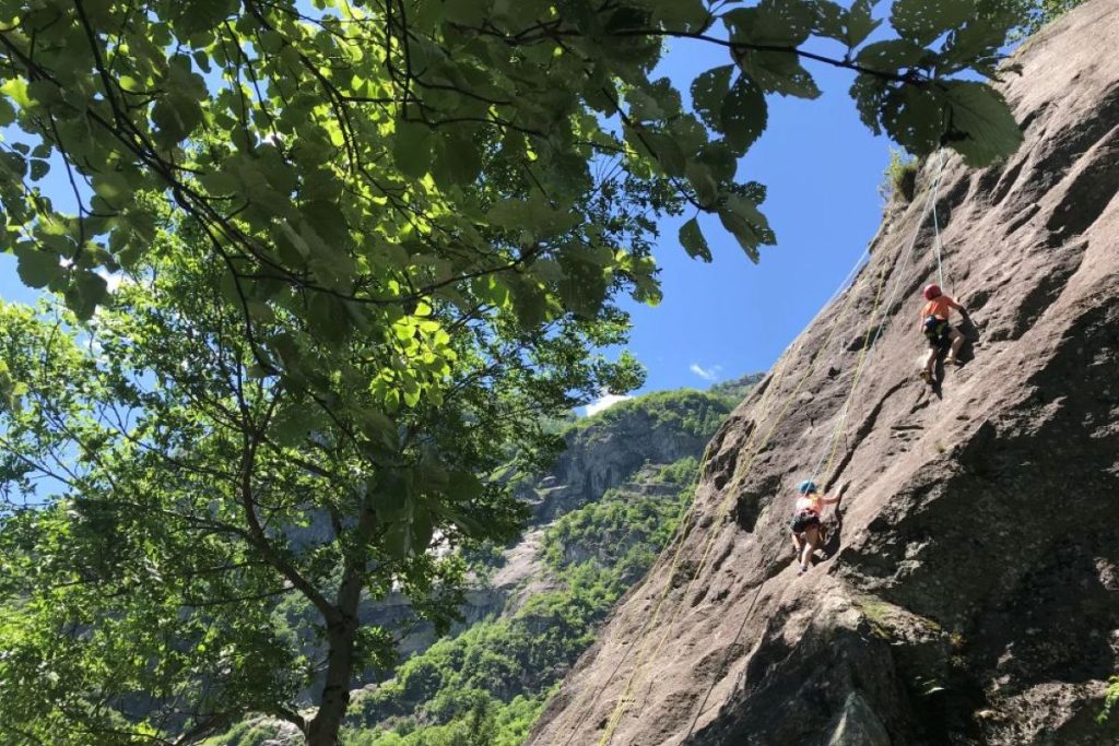 Arrampicata per tutte le età sul Sasso Remenno in Valmasino @ Collegio Guide alpine Lombardia