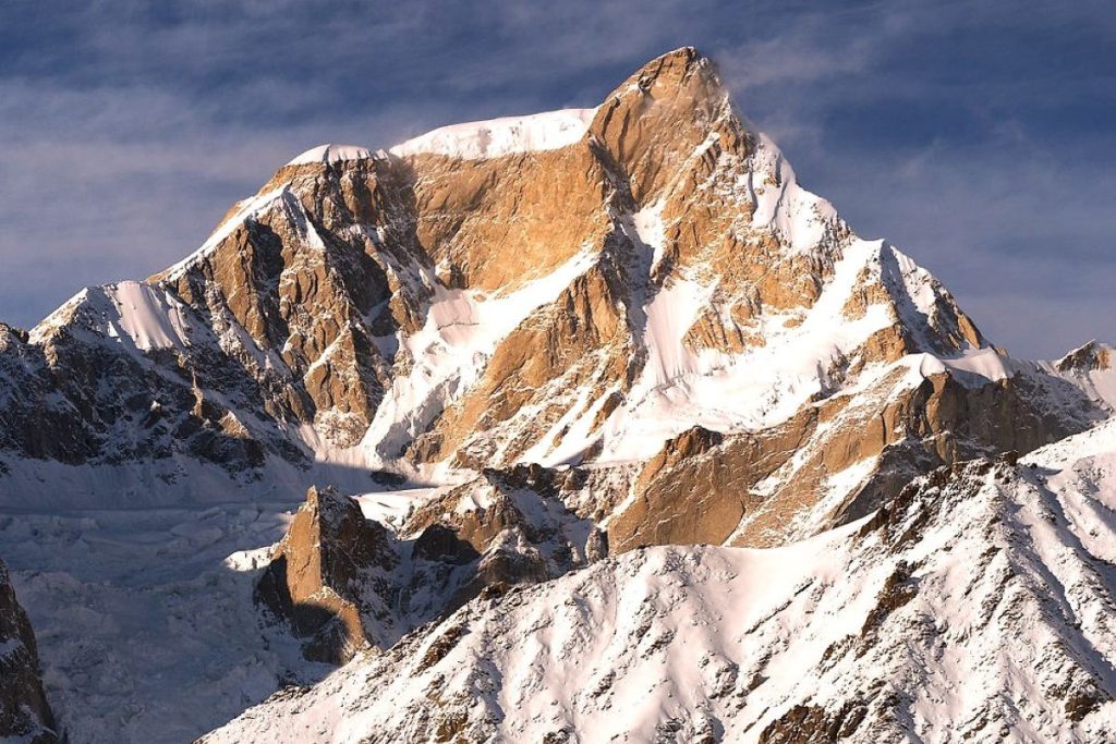 Il Chumik Kangri (6,754 m) @ Alpine Mountain Guides Pakistan