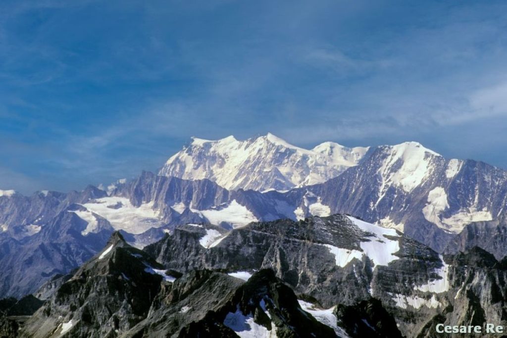 Il Monte Rosa e la Weissmies, dalla cima del Blinnenhorn. Foto Cesare Re