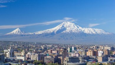 L'Ararat visto da Yerevan, la capitale dell'Armenia @ Wikipedia