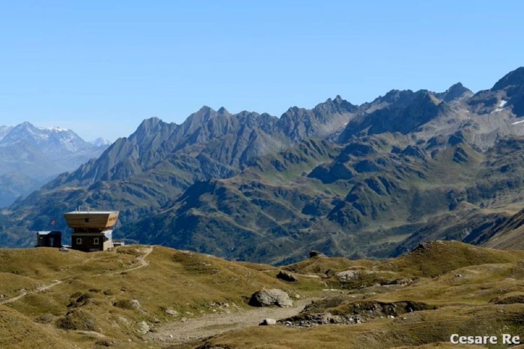 La Capanna Corno Gries, sul versante svizzero dell'omonimo passo. Foto Cesare Re