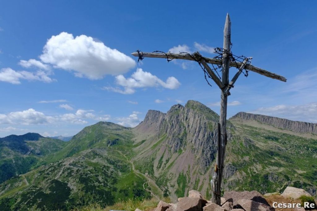 La cima della Cavallazza Grande, con il Colbricon e la forcella Ceremana. Foto Cesare Re