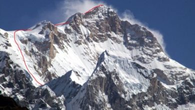 La via salita da Messner nel 1972. Il team russo cercherà di raggiungere la vetta del Manaslu scalando la parte centrale della parete @ Animal de ruta