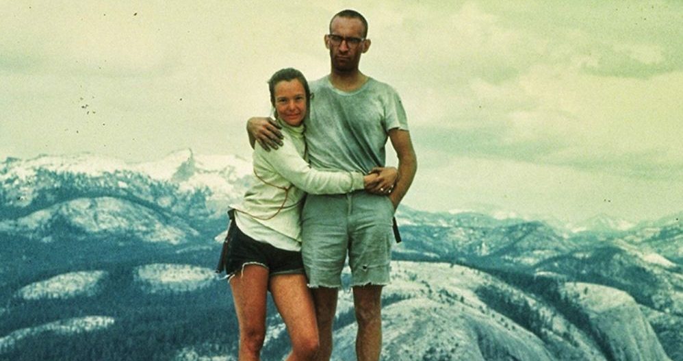 Royal Robbins e la moglie Liz Burkner in cima ad Half Dome @ Royal Robbins Collection