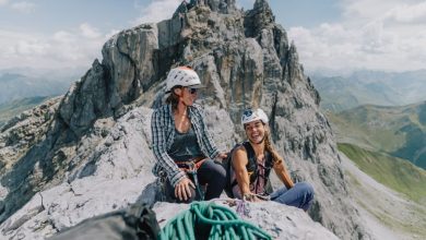 Silvia Loreggian e Aurelia Lanoe In cima al Drusenfluh, Ratikon. Foto Alberto Storti