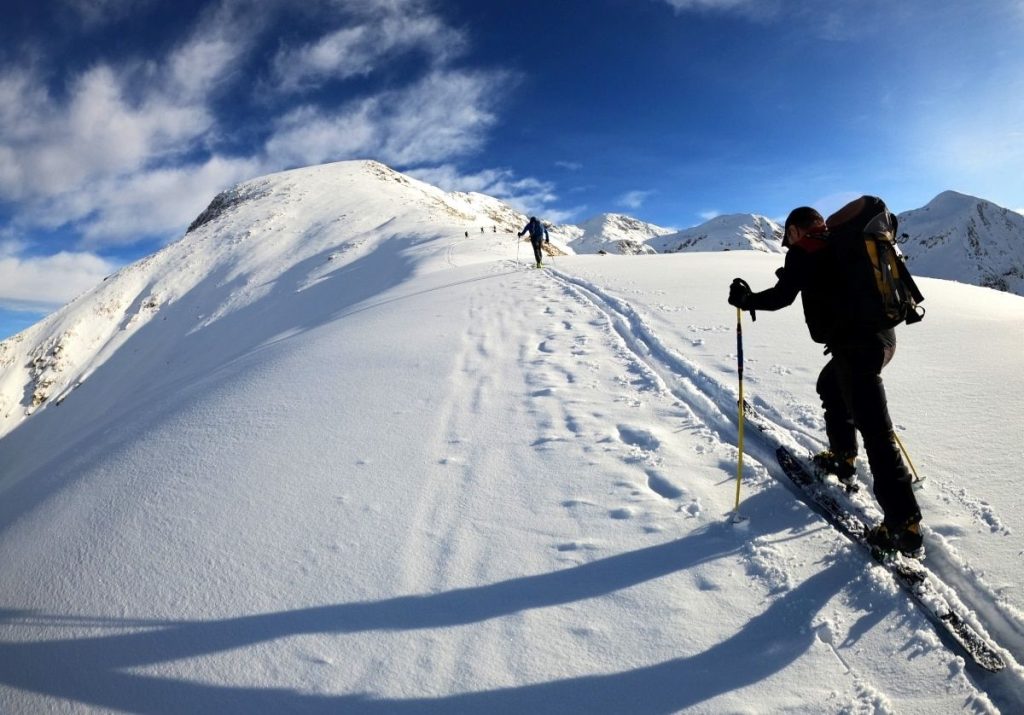 Skialper a Foppolo. Per loro è previsto uno skipass se per la discesa si utilizzano le piste battute. Foto Giovanni Forlani
