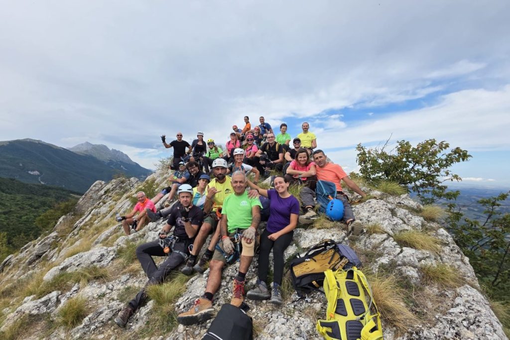 Escursionisti all'uscita della Ferrata Bertona