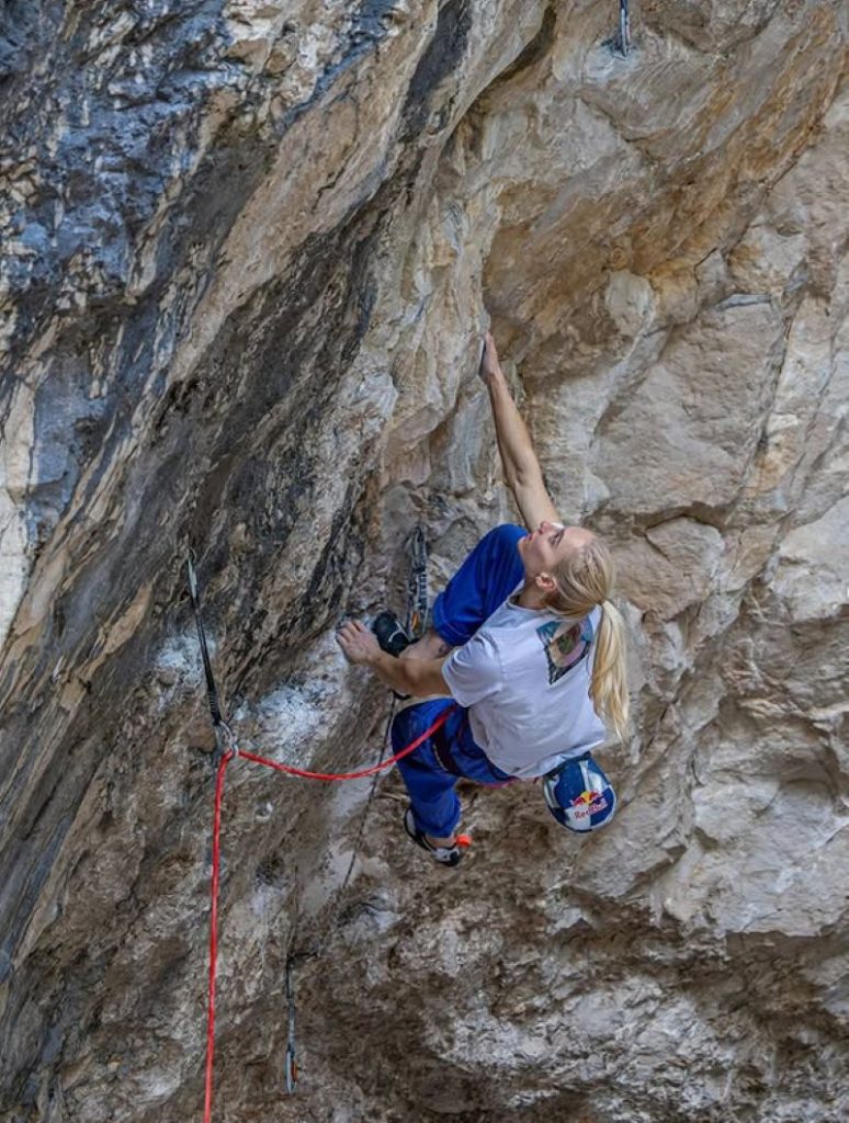 Jania Garnbret su Pure Dreaming @janja_garnbret