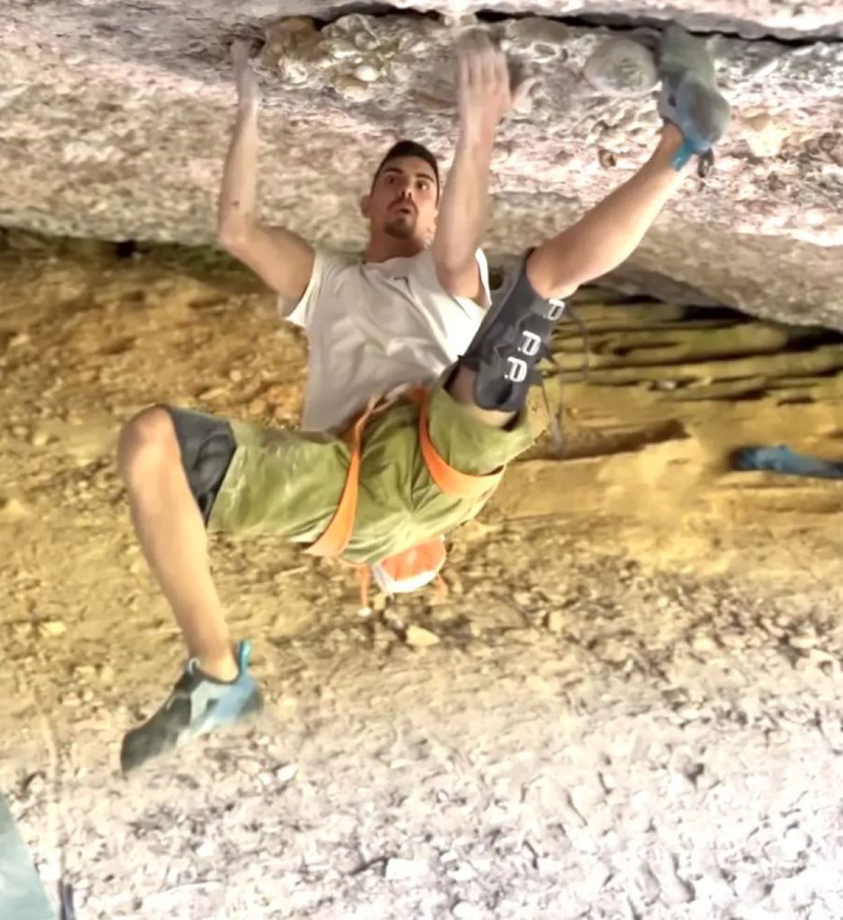 Jorge Diaz Rullo nel tratto boulder di Pink Patatas @jorge.diazrullo
