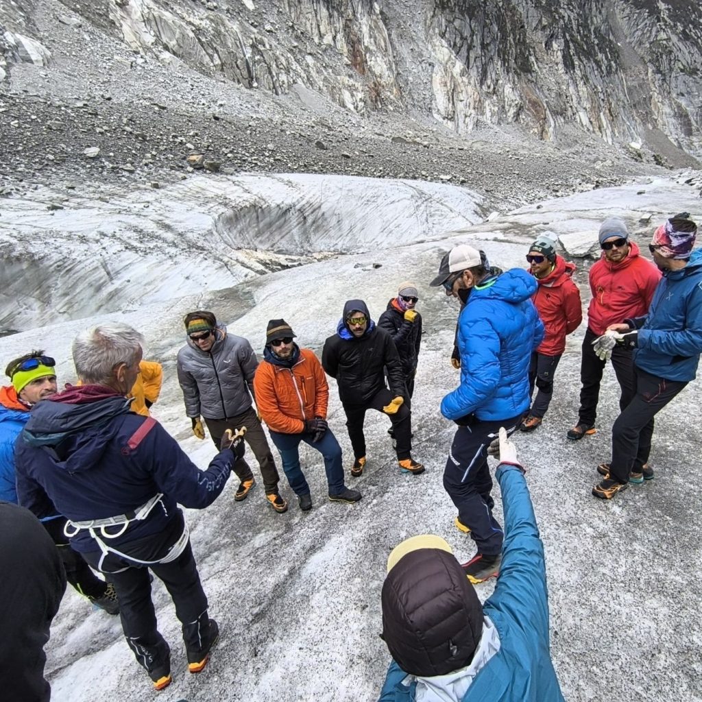 Lezioni sul campo. Foto FB Guide Alpine Italiane