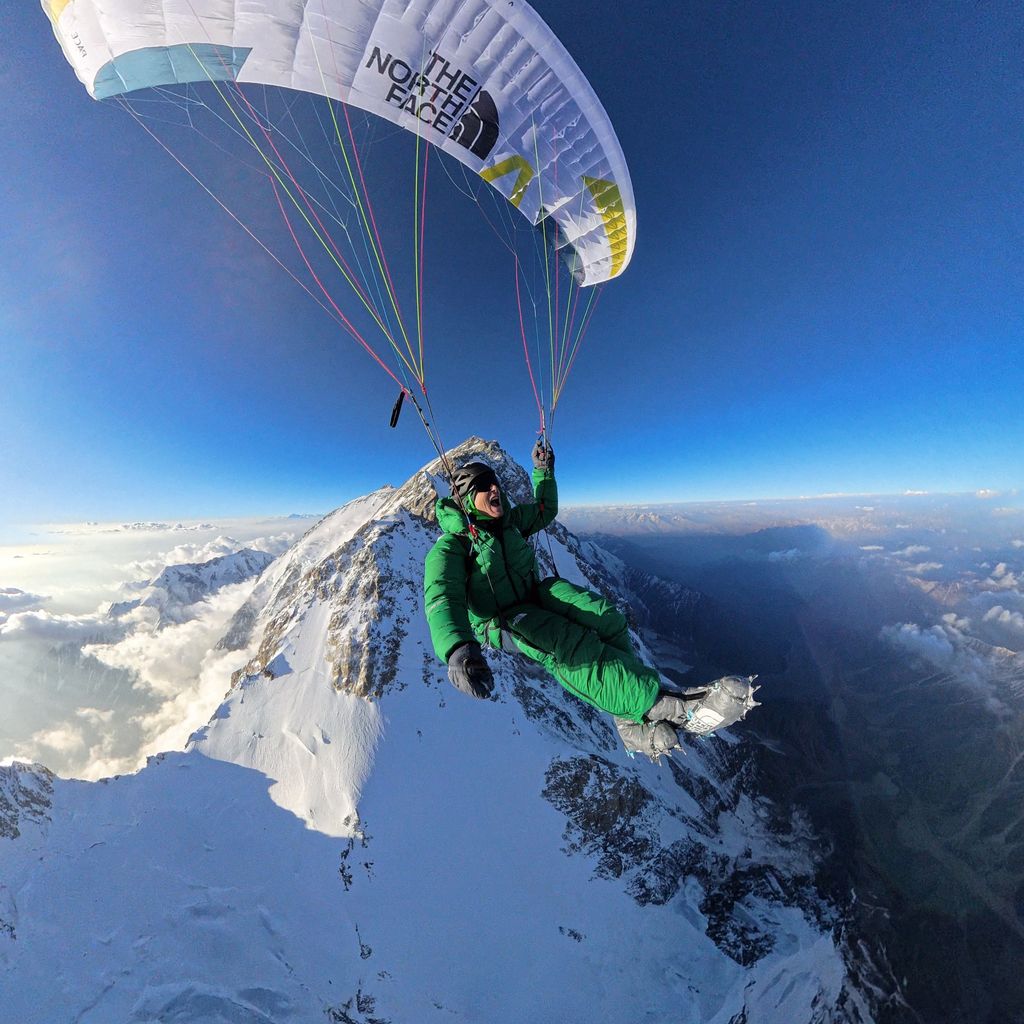 La discesa in parapendio dal Nanga Parbat