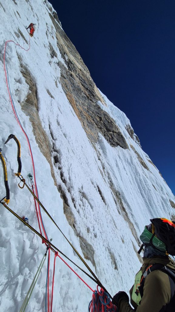 Felix Berg durante la scalata @Adam Bielecki