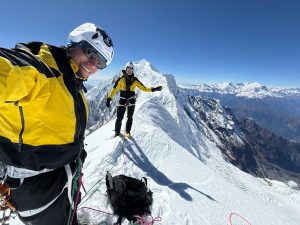 Cazzanelli e Vidoni sulla vetta del Kimshung @ La Sportiva