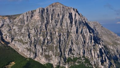 La parete Est del Monte Bove, a destra lo Spigolo, foto Stefano Ardito