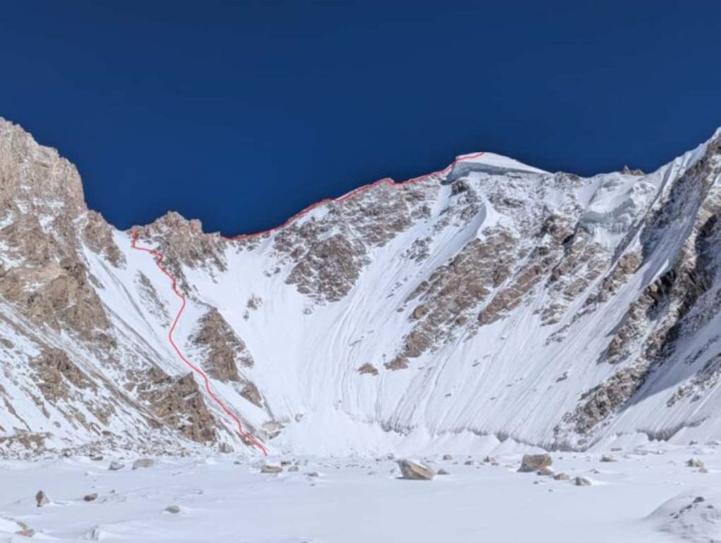 La via aperta sul Khurdopin Sar. Foto Gaetan Navarrete