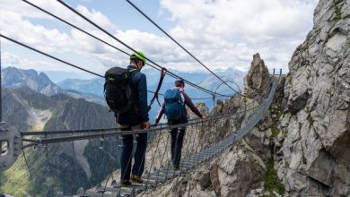 Ponte sospeso lungo il Sentiero dei fiori CAringaStudio