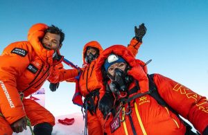 Soria sulla vetta del Manaslu @luis_m_soriano