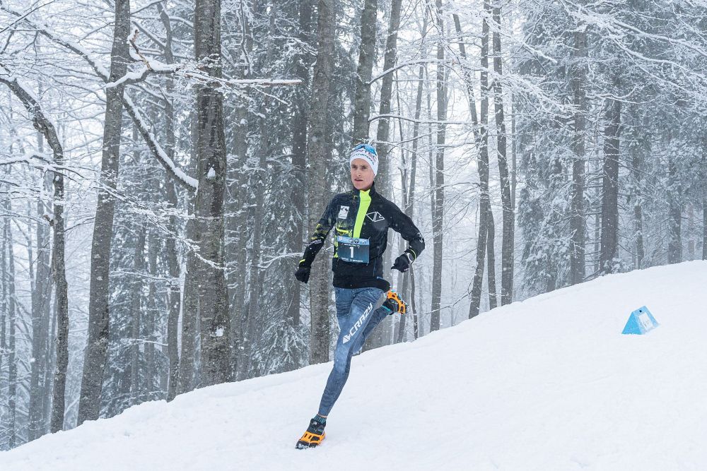 In discesa bisogna appoggiare tutta la pianta del piede in modo da vere maggior stabilità