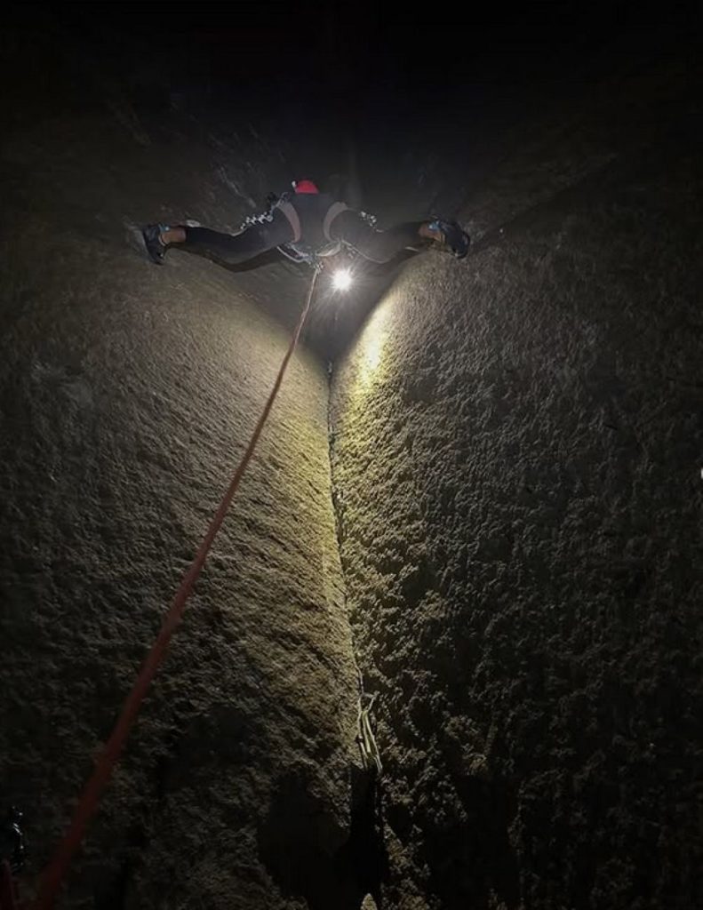 Di notte per evitare il caldo eccessivo @amity.warme