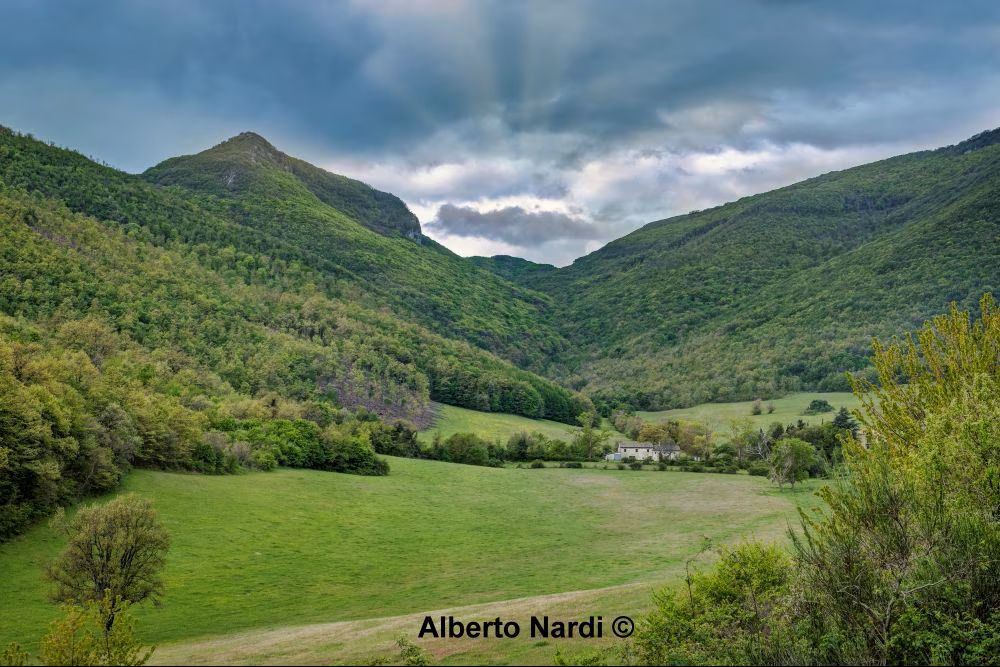 Il Monte La Forcella nei pressi di Elcito. Foto Alberto Nardi