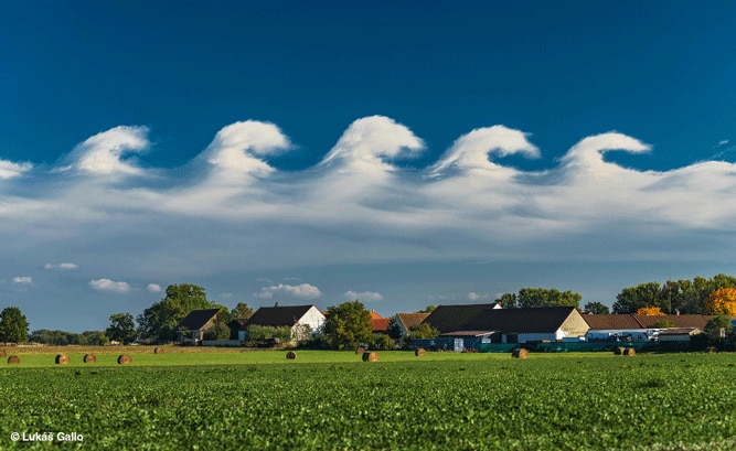 Sky surfing @Lukáš Gallo-Weather Photographer of the Year