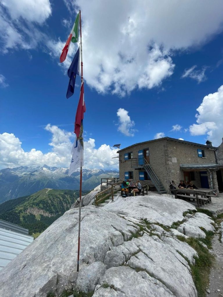 Il Rifugio XII Apostoli la scorsa estate